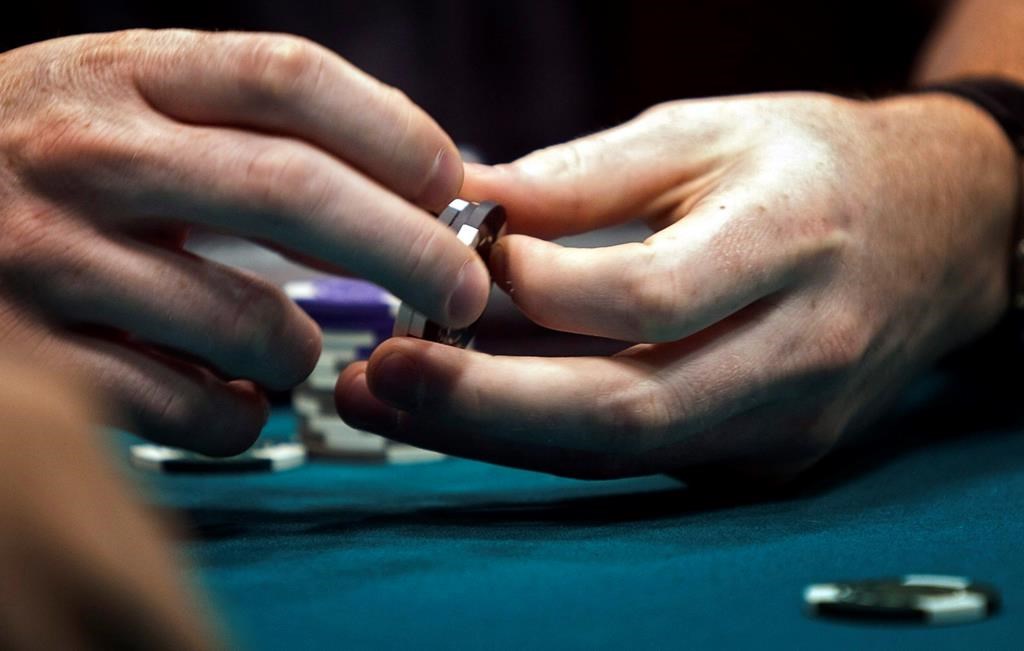 Manitoba casino workers celebrate holidays with raise, 4-year deal
