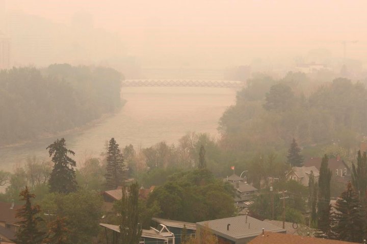 Air quality warnings continue as wildfires continue in Western Canada