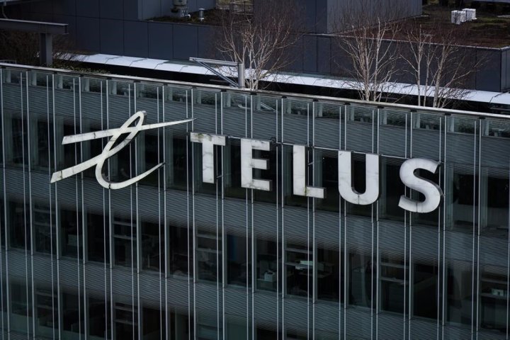 Telus offering buyouts after push in customer service tech, self-serve options