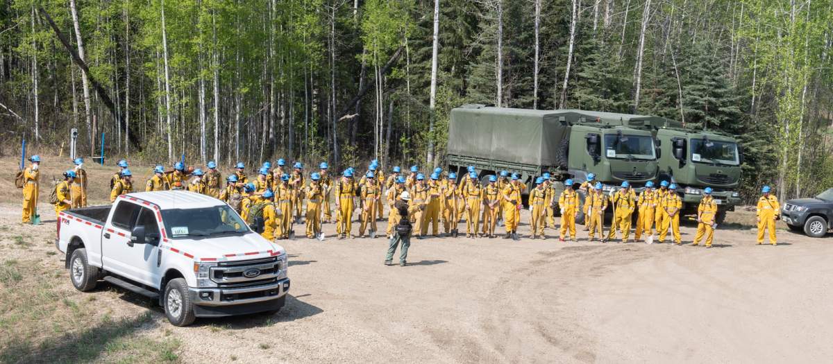 Members of the 3rd Battalion, Princess Patricia’s Canadian Light Infantry, participate in fire prevention operations in Grande Prairie, Alberta in support of Operation LENTUS 23-01 on May 11, 2023.