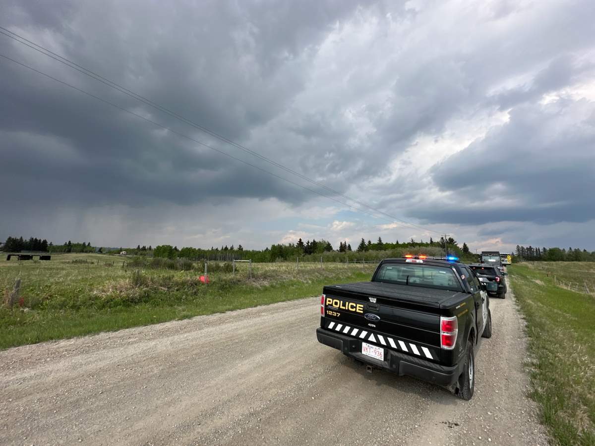 A Calgary Fire Department spokesperson told Global News fire crews received calls of a fire just off Old Banff Coach Road SW at around 3:30 p.m. 