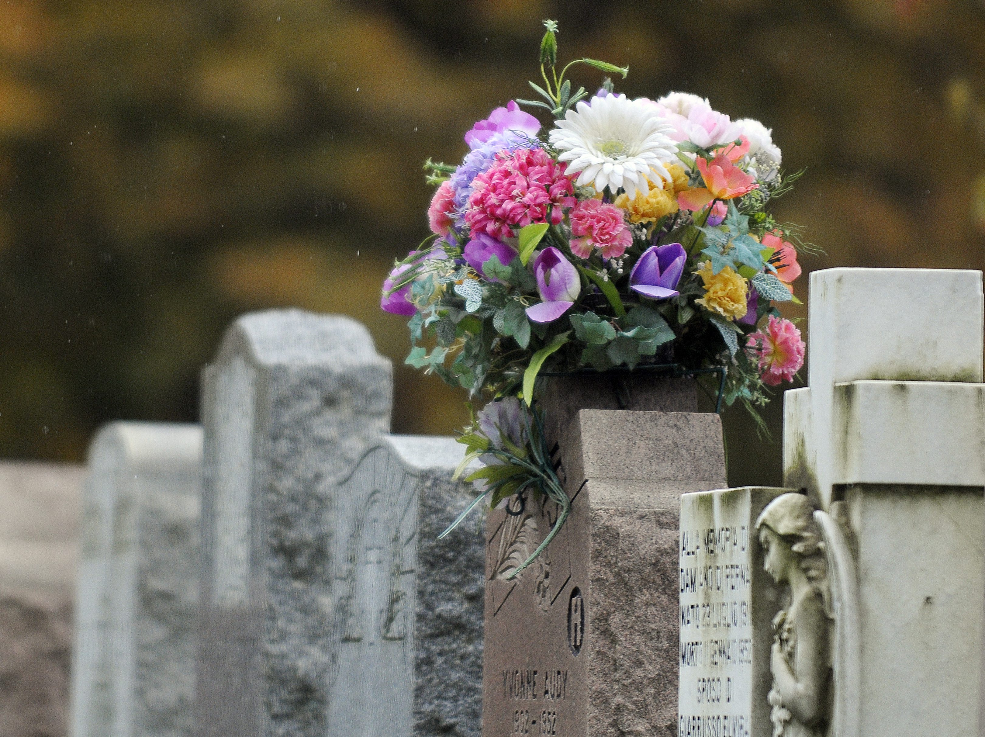 Повече от година урна с праха на брата на Бриджит