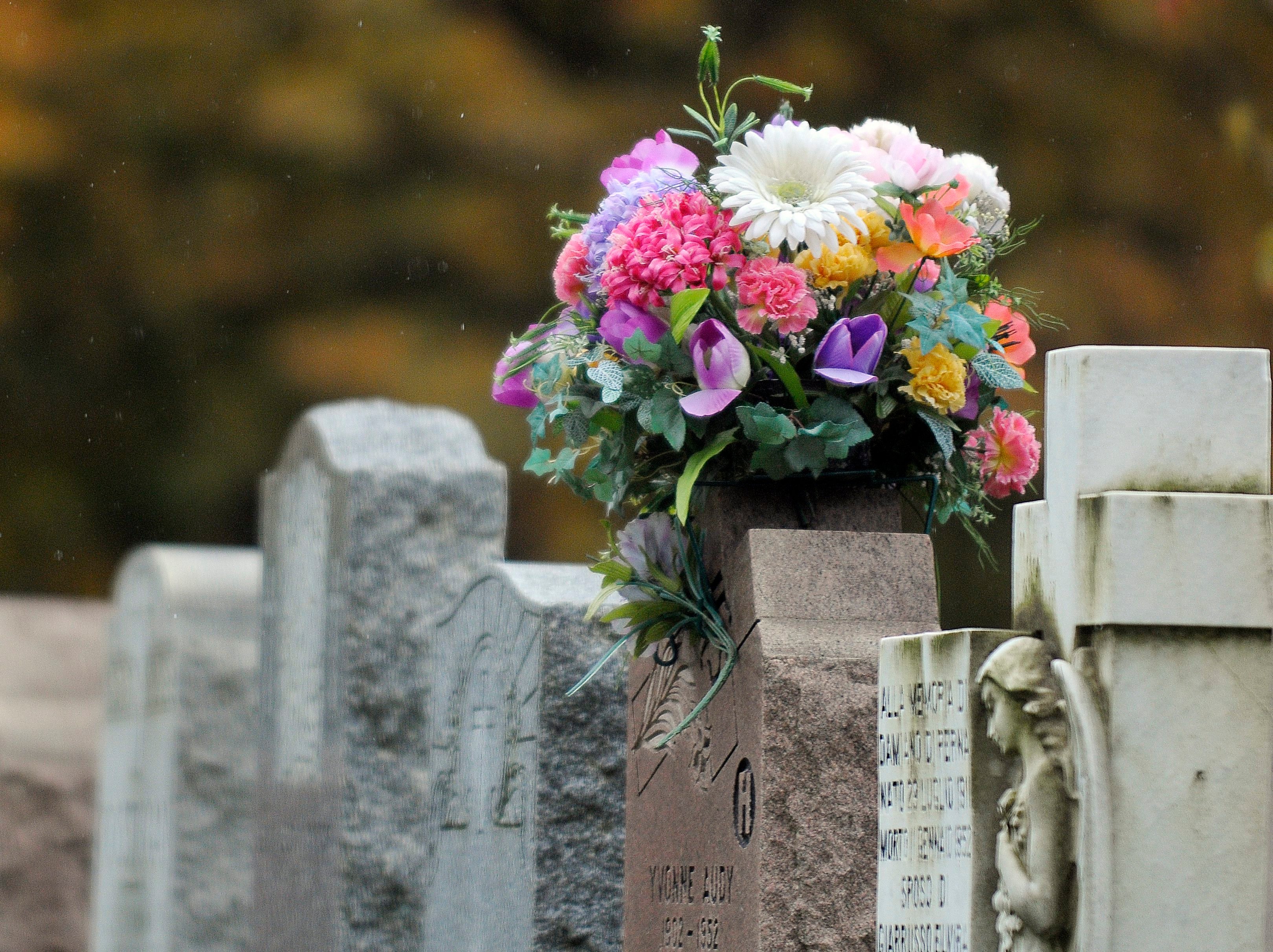 Grieving families still waiting to bury loved ones after cemetery strike - Montreal - Vimarsana News