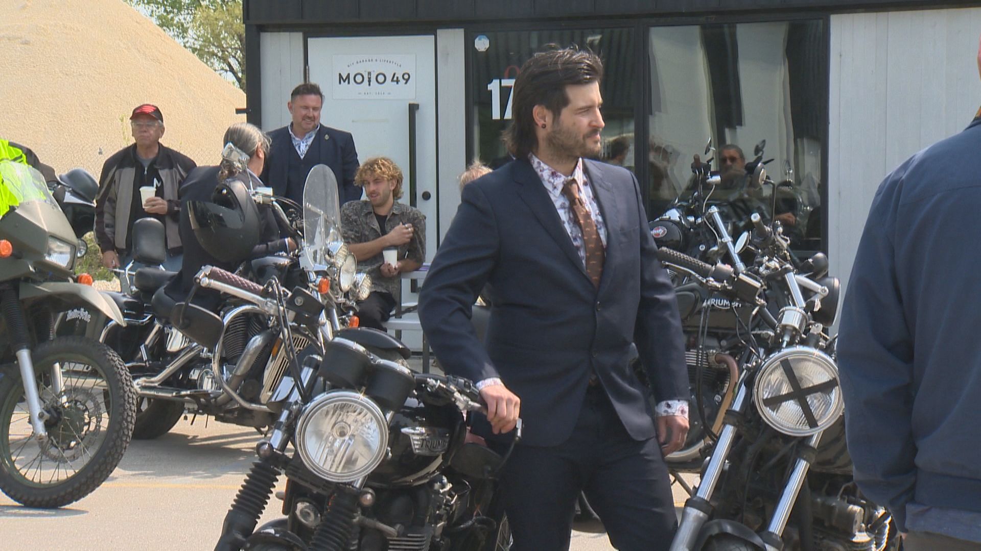 Riders don formal attire for charity motorcycle ride that “breaks stereotypes” – Winnipeg | 24CA News