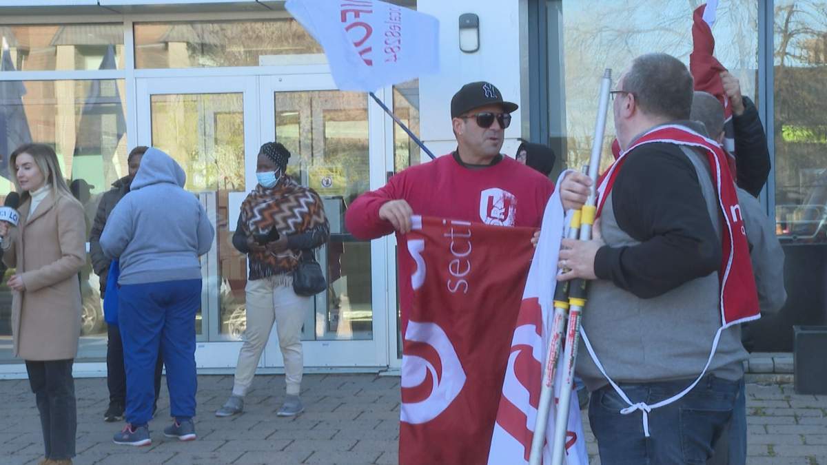 Floralies employees protest outside seniors home in Lachine.