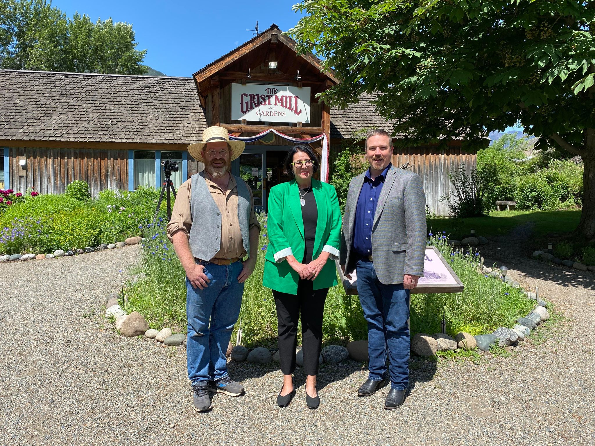 B.C.’s lieutenant-governor tours heritage site in Keremeos  | 24CA News