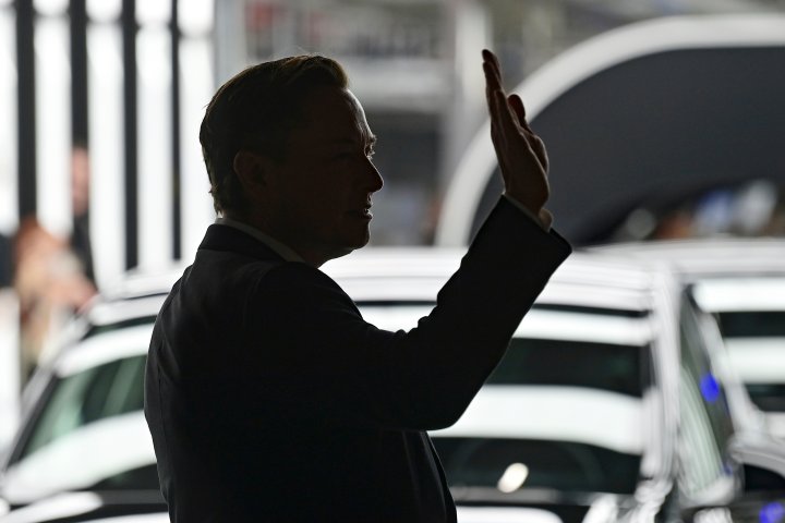 Elon Musk says he’s not stepping down as Tesla CEO