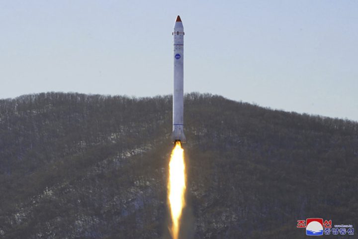 North Korea launches purported rocket after announcing plan for spy satellite – National | 24CA News