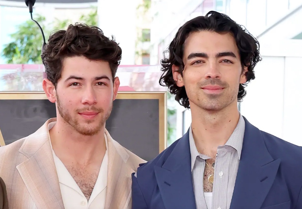 Joe Jonas Admits He 'Cried My Eyes Out' When Brother Nick Landed 'Voice'  Gig | Chuck @ 92.5