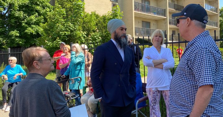 Jagmeet Singh speaks out against Webster Street apartment eviction notices in London, Ont.