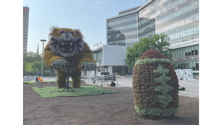 Photo of the Tiger-Cat made of plants on display in the forecourt of city hall May 31, 2023.