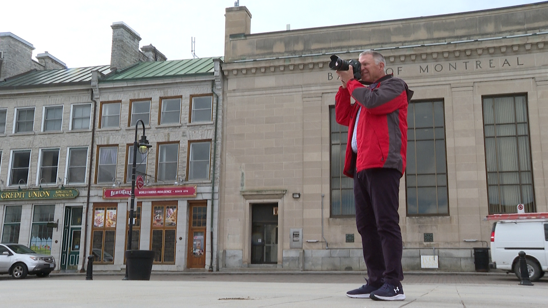 Whig Standard photojournalist talks about 40-year career in Kingston – Kingston | 24CA News