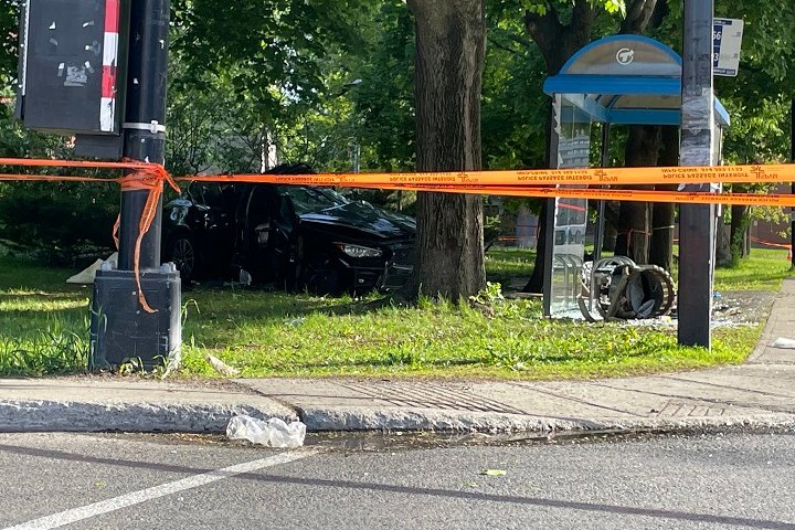 Driver dies in hospital after crashing into Montreal bus shelter