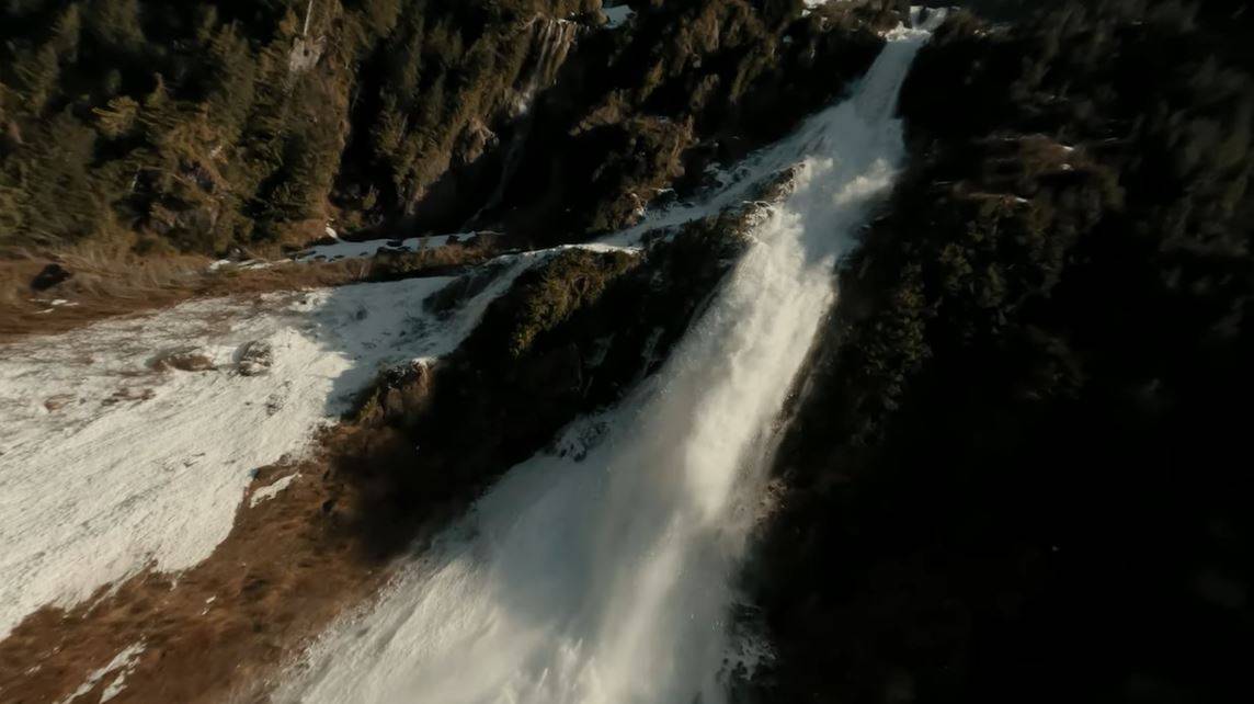 Drone video captures an epic avalanche on Vancouver Island - Vimarsana News