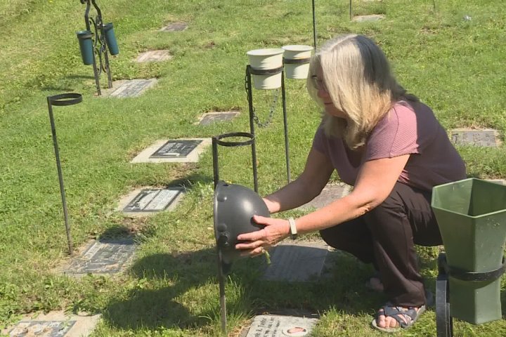 Permanent memorial caught by new Vernon, B.C. cemetery rules