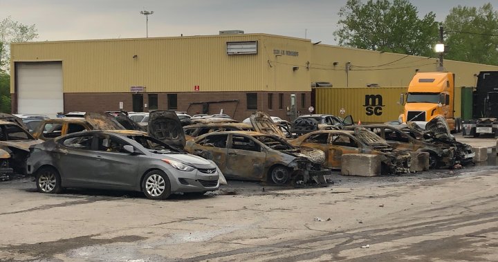 Montreal arson squad investigates after 2 dozen cars torched in Lachine