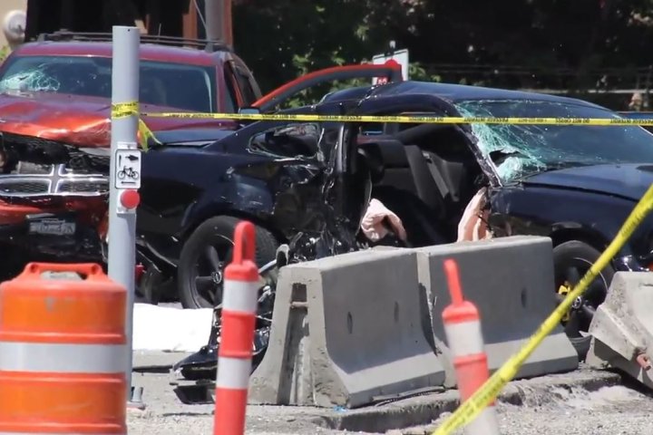 Surrey, B.C. crash leaves 1 dead, 2 in hospital
