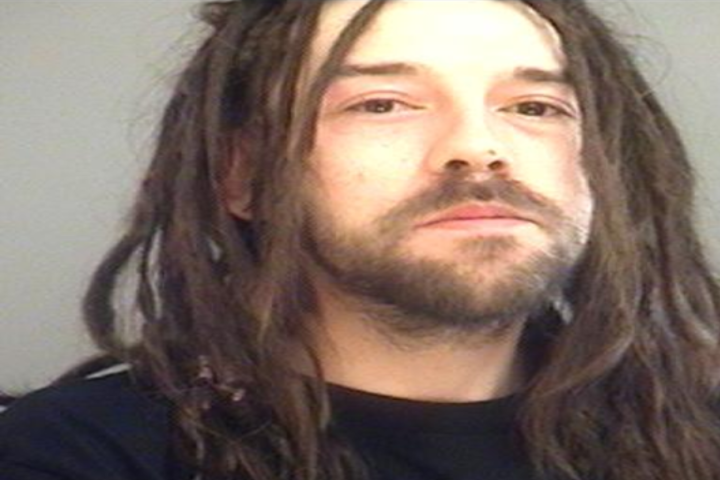Man wanted on weapons charges known to frequent Peterborough area
