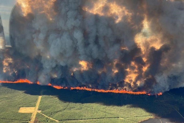 Massive wildfire complex in B.C.’s north threatens highway to Yukon