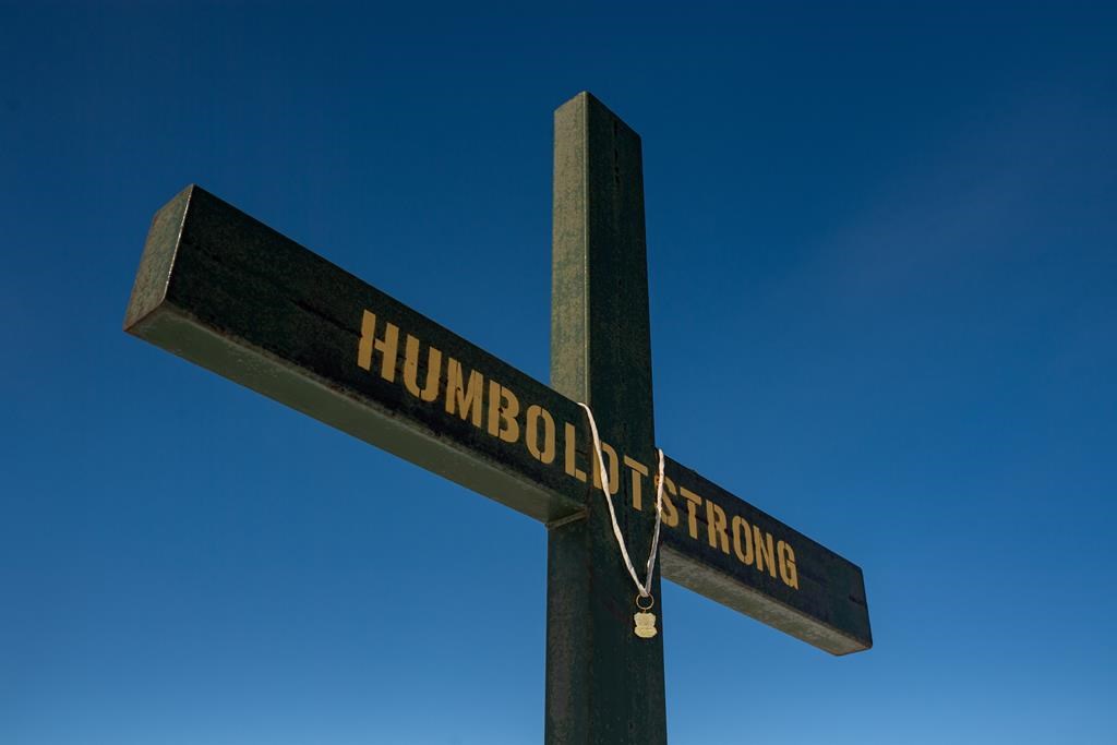 Saskatchewan town remembers Humboldt Broncos bus crash 6 years later: memorial site