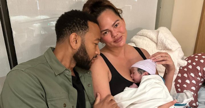 Chrissy Teigen, John Legend welcome 4th child via surrogate – National | Globalnews.ca