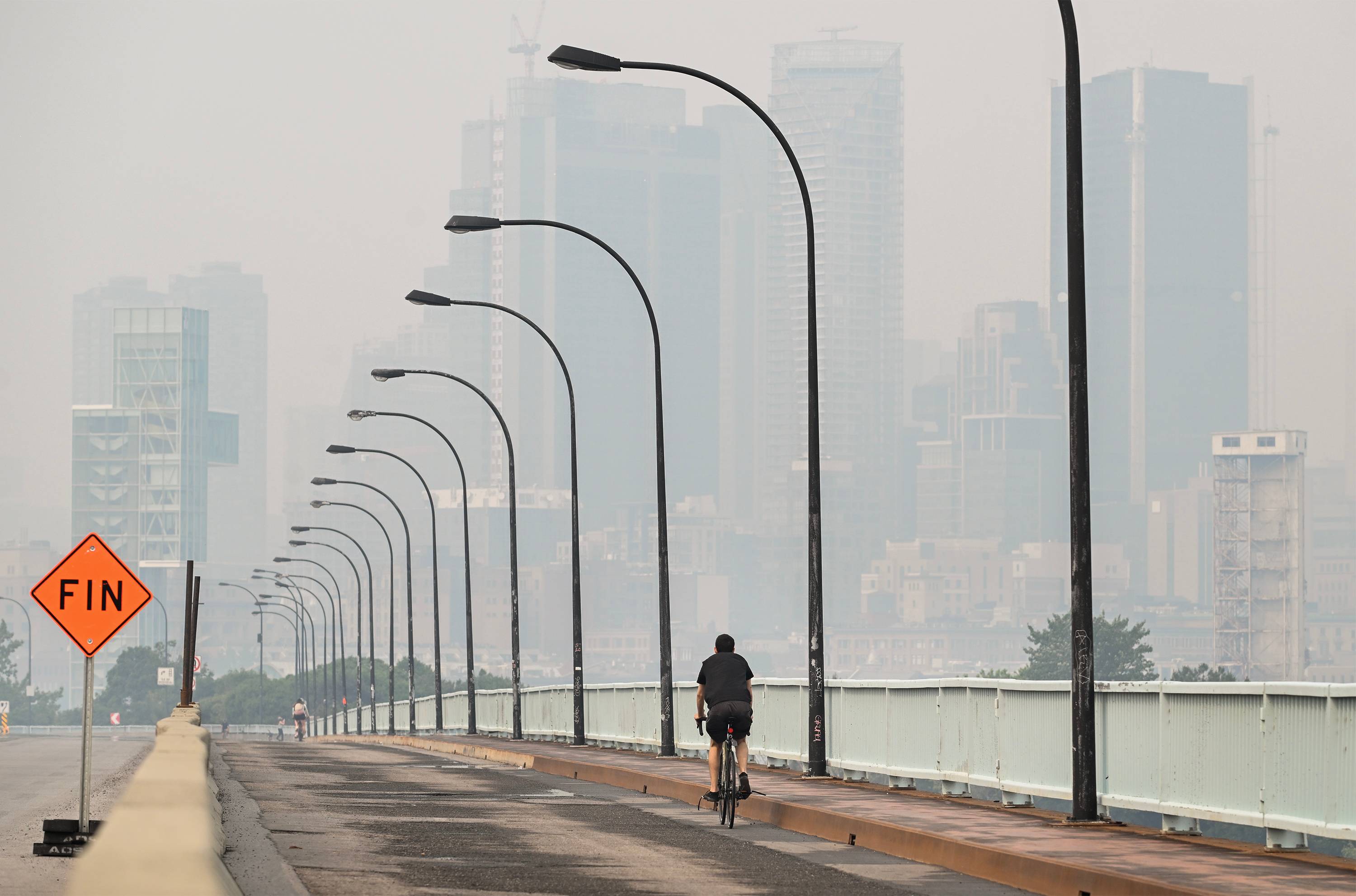 Wildfires lead to smog warnings, poor air quality in Quebec - Vimarsana News