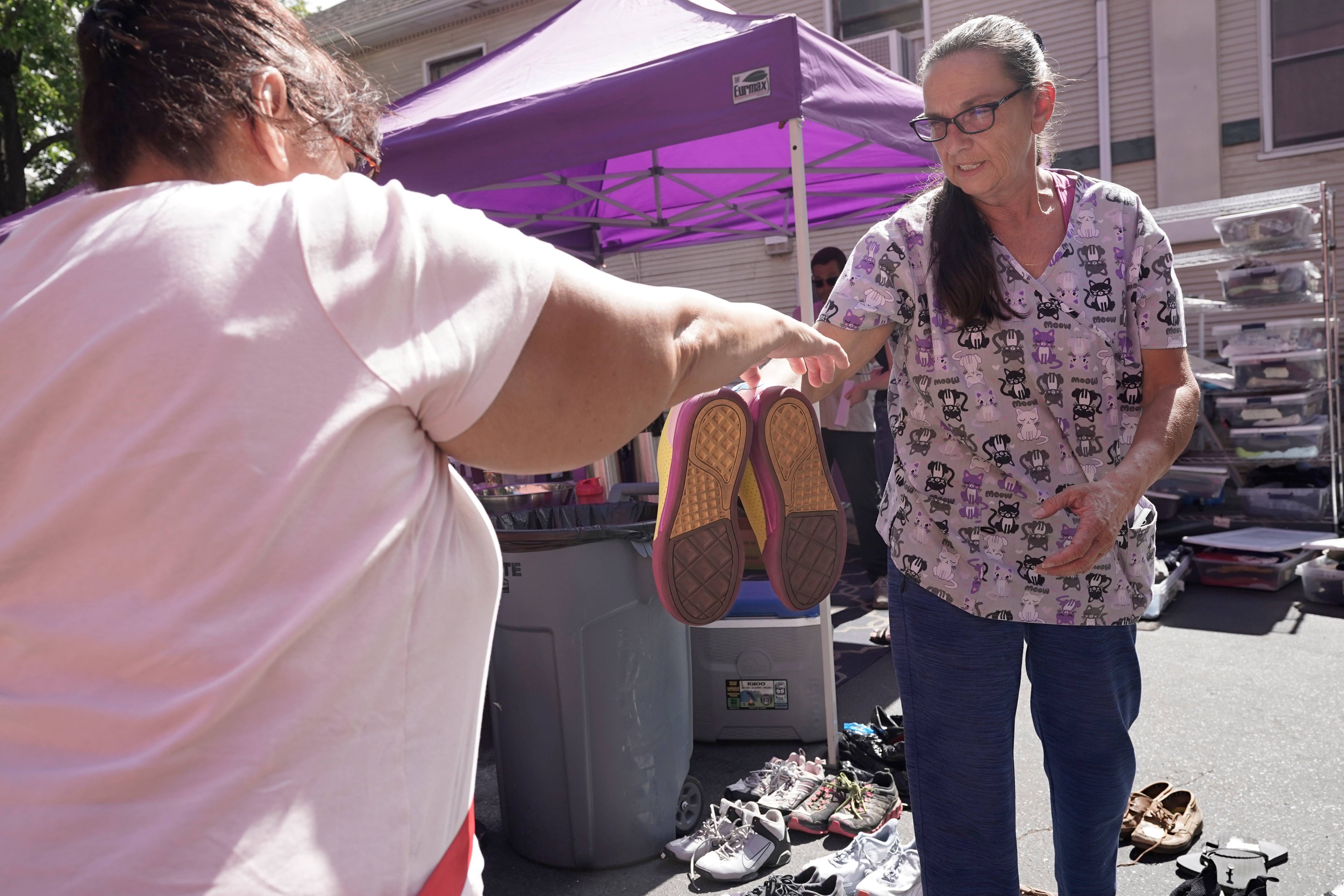 Criminalizing people for helping unhoused people in Ontario city 'unconstitutional,' lawyers argue - Vimarsana News