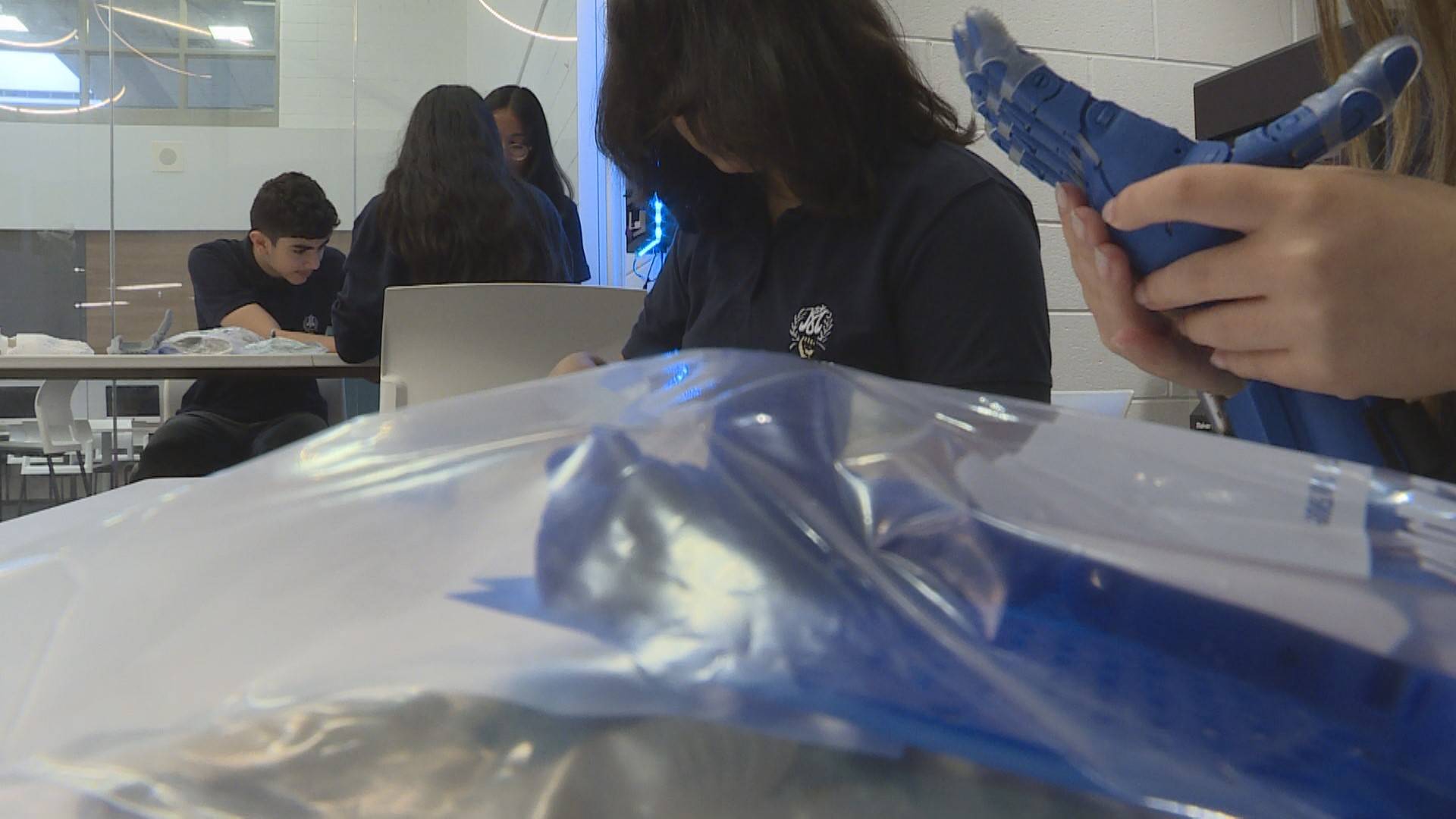 Students in Durham Region help 3D print low-cost prosthetic hands - Vimarsana News