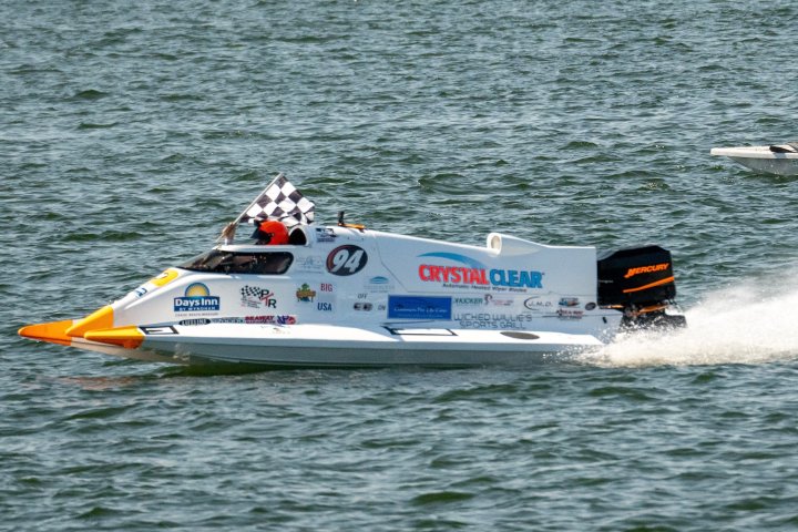 How an Ontario man is blazing the way for Canadians in F1 powerboat racing