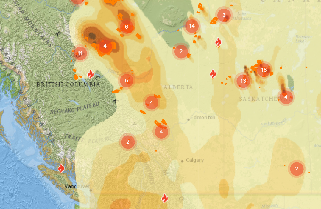 A projection of smoke patterns across Western Canada on June 15, 2023, by the website Firesmoke.ca.