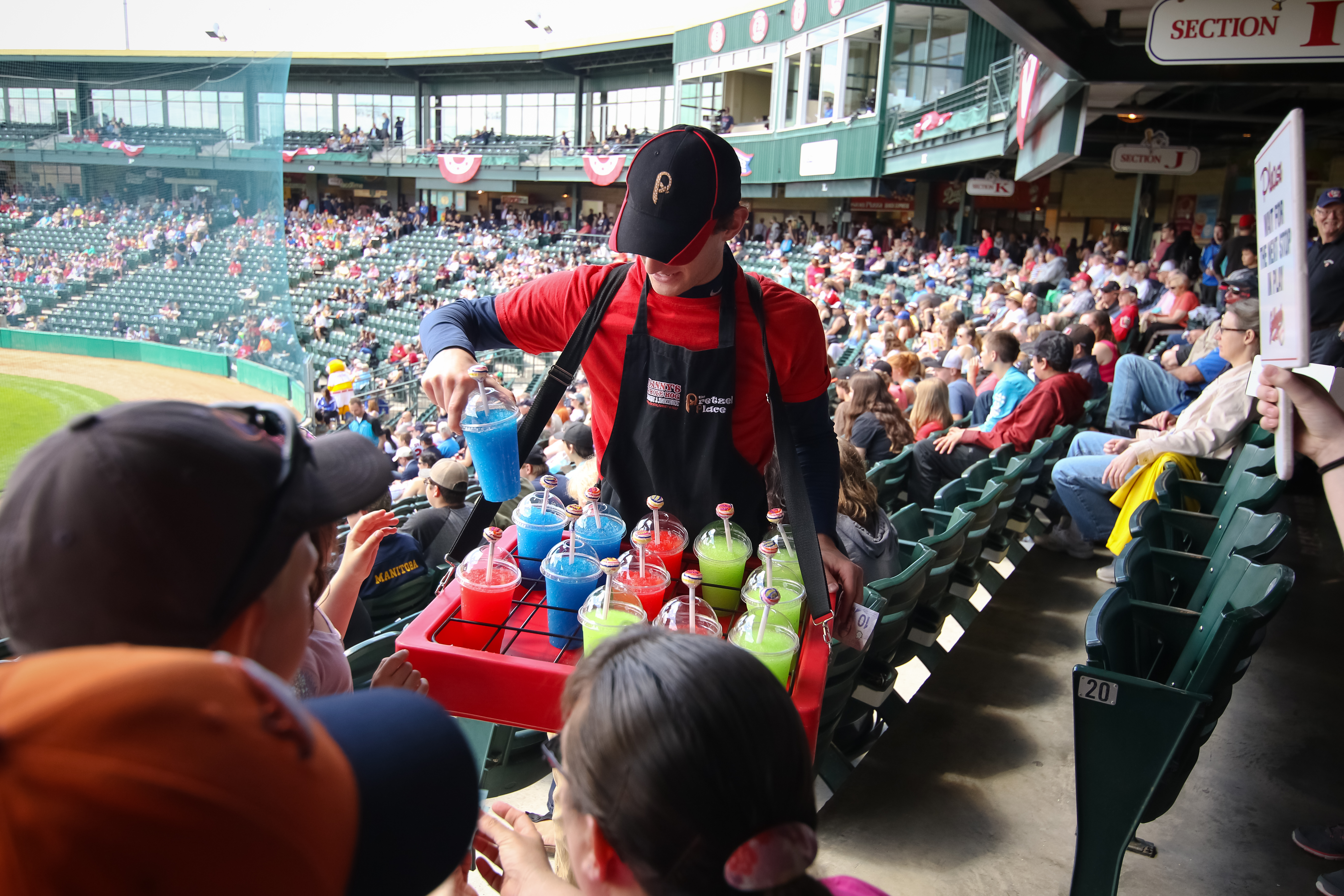 Seasonal jobs going unclaimed, Manitoba businesses say, as students break for summer – Winnipeg | 24CA News