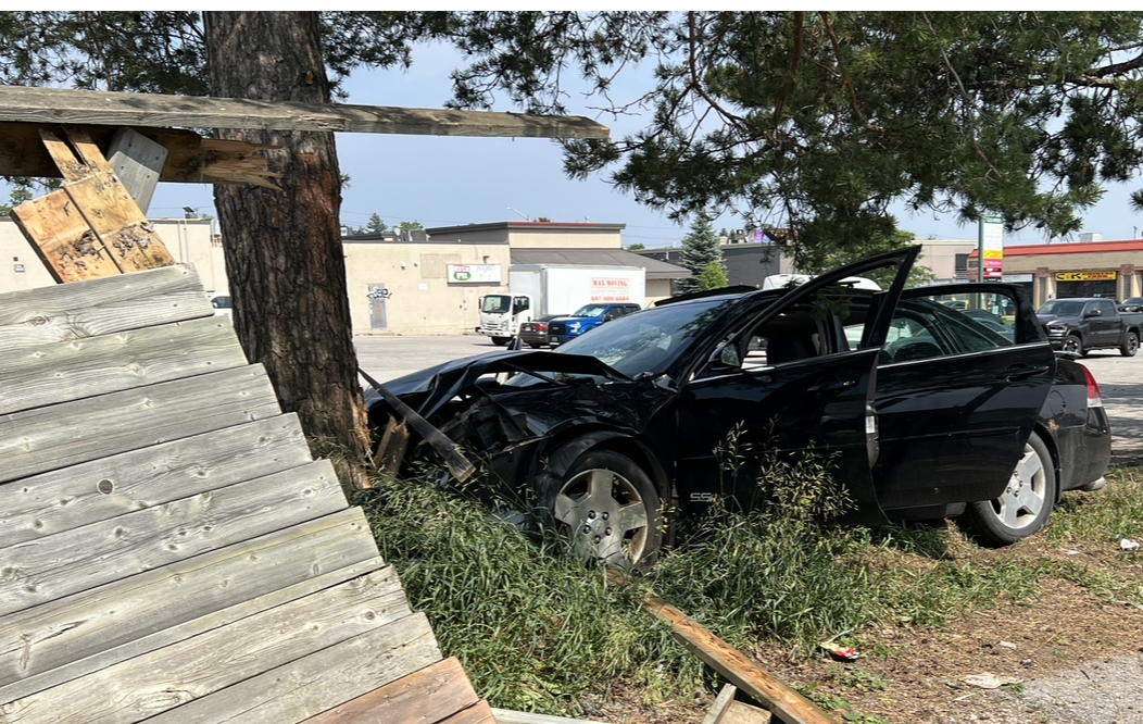 On Thursday, June 29, 2023, at 3:20 p.m., officers from the Barrie Police Service Traffic Unit responded to a report of a single motor vehicle collision at the rear of 342 Bayfield Street.