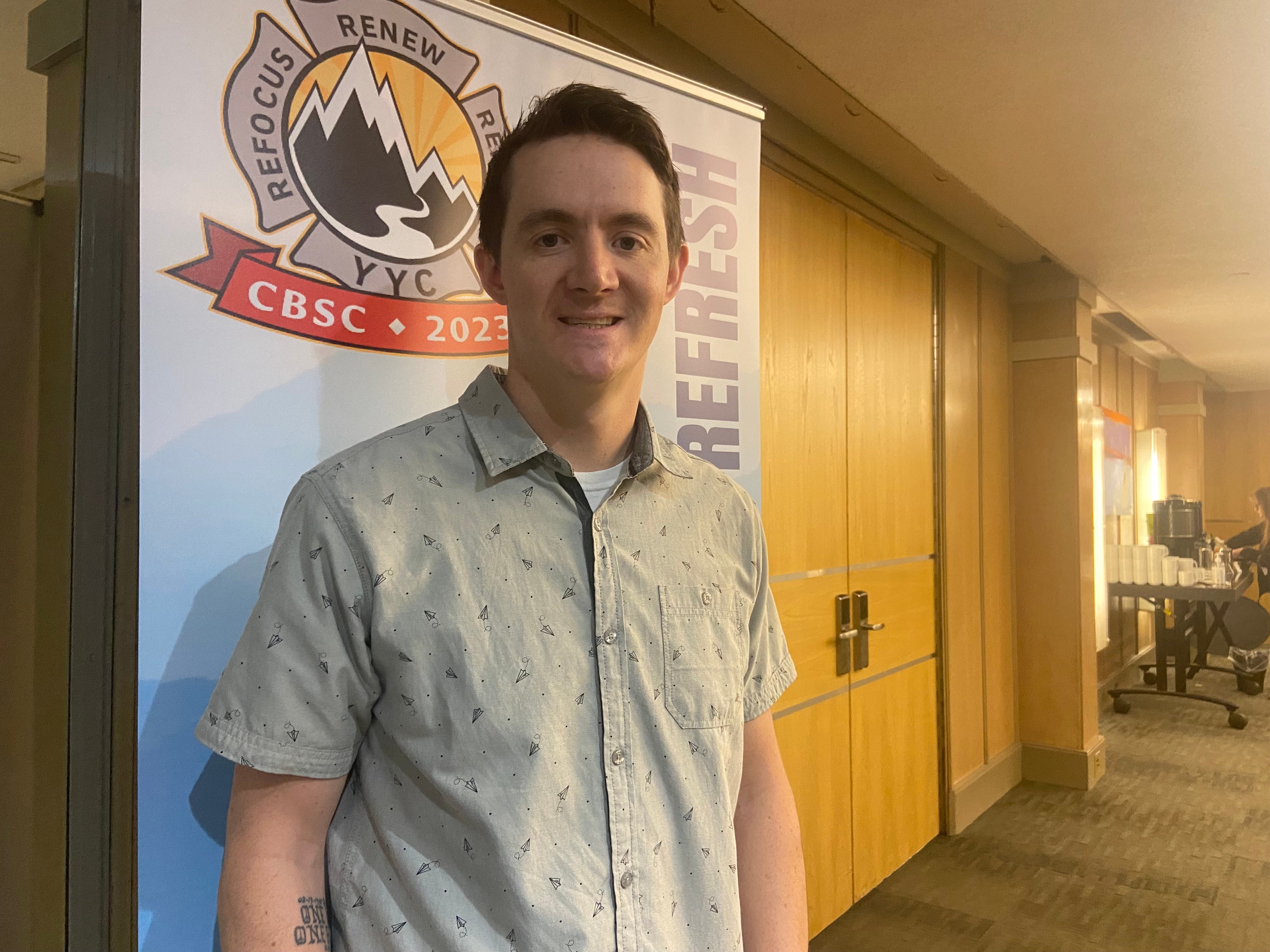 Calgary man who lost legs in fiery crash shares story at burn survivor conference - Calgary - Vimarsana News