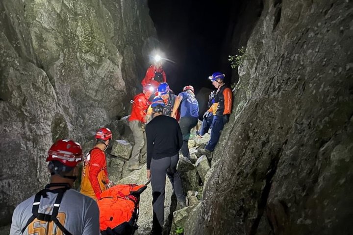 Penticton, B.C. crews perform complicated rescue at Skaha Bluffs