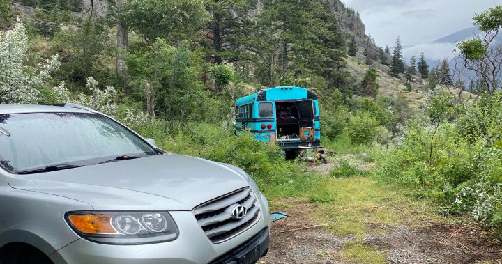 Keremeos, B.C. residents raise concerns over abandoned bus