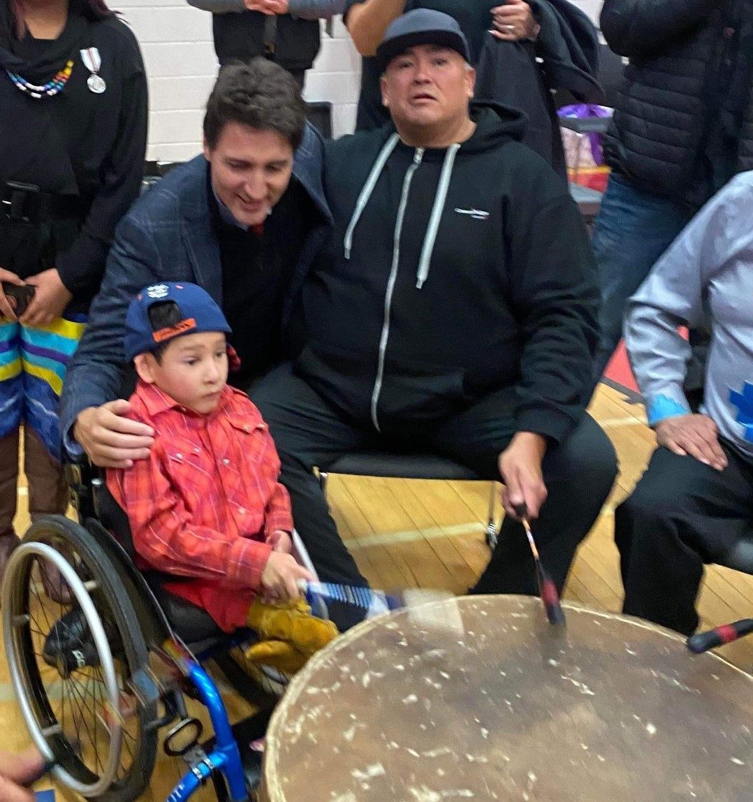 Young dancer with limited mobility moves crowd at Kahkewistahaw powwow - image