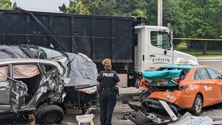 Woman dead, many injured after 8-vehicle crash in north Mississauga - image