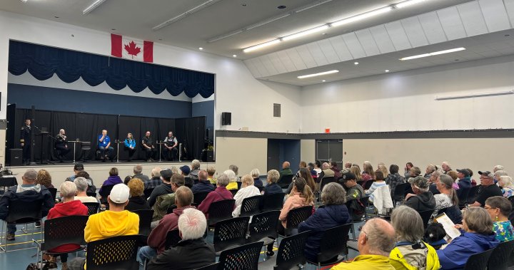 Wildfire information session in Peachland draws big crowd – Okanagan | Globalnews.ca