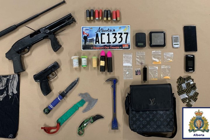 Traffic stop leads to 3 arrests and weapon, drug seizure: Leduc RCMP