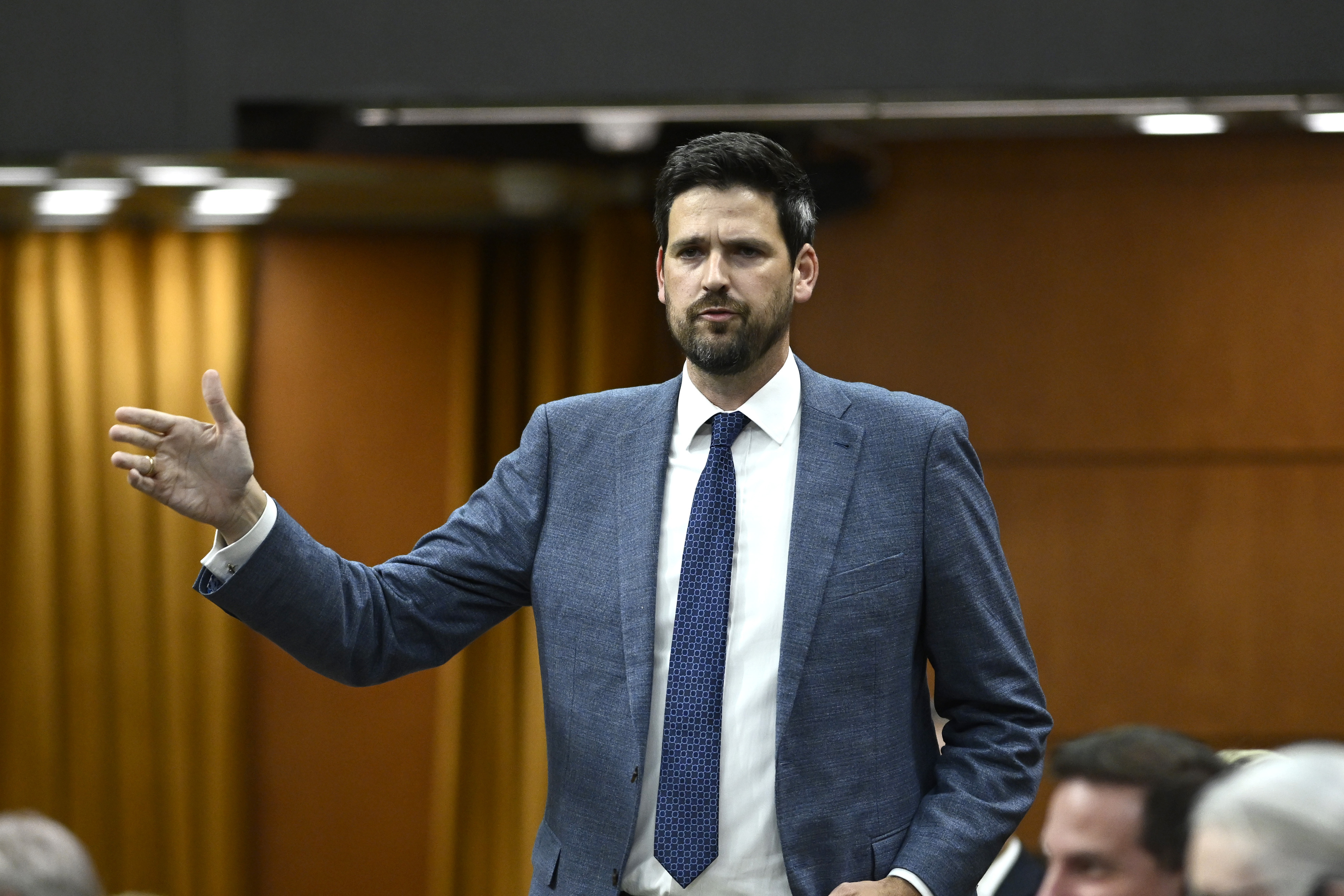 700 international students face deportation will get ‘fair outcome’: minister  | 24CA News