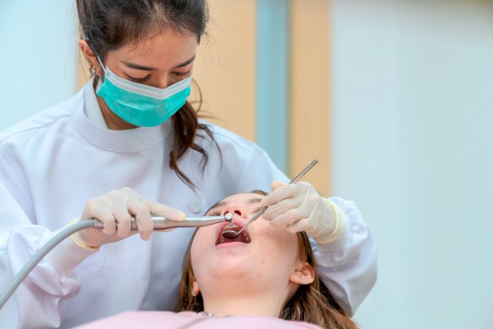 Most Canadian youth visit dentists, but lack of insurance a barrier