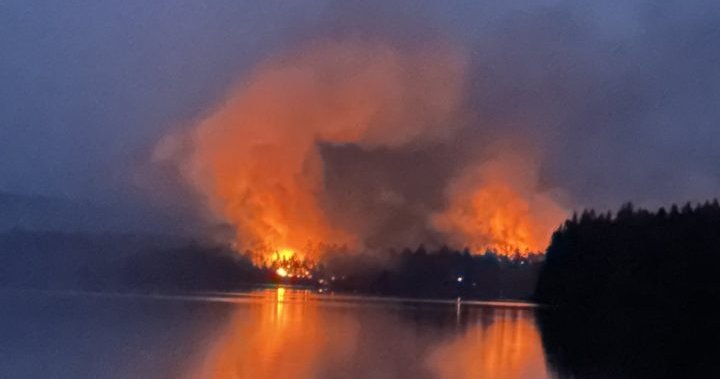 Some residents near Centennial Lake evacuate as Ontario wildfires burn: township