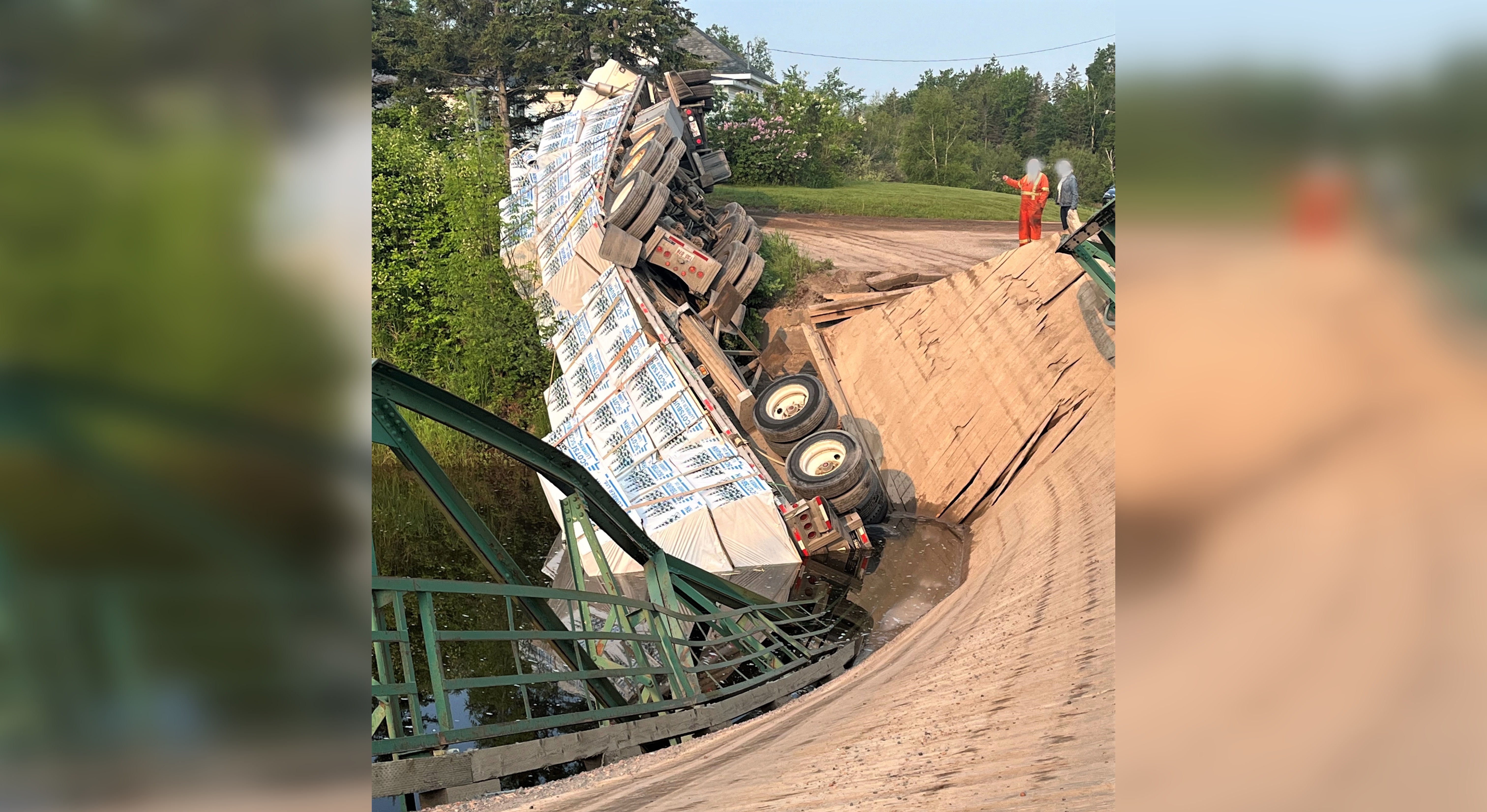 Truck driver escapes injury after bridge collapse in rural Nova Scotia – Halifax | 24CA News