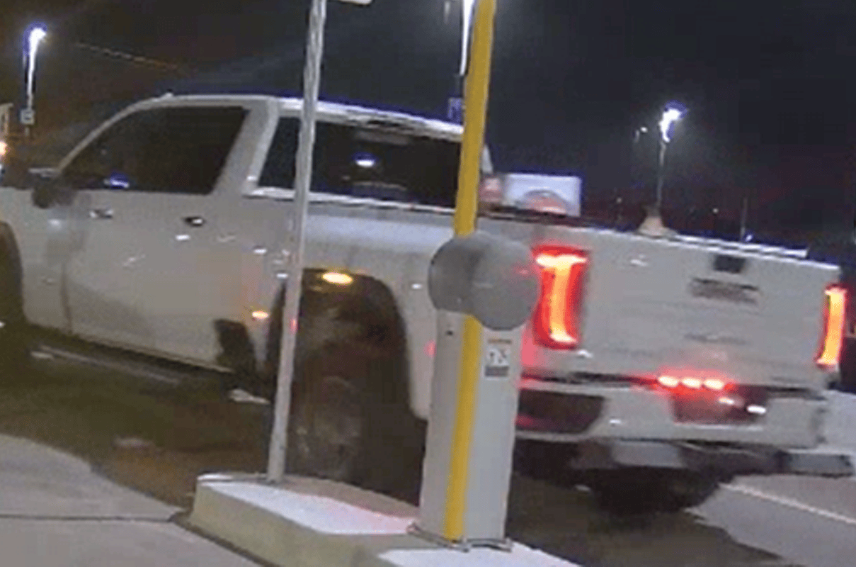Cruiser rammed before suspect flees into oncoming traffic during police chase in Kitchener - Vimarsana News