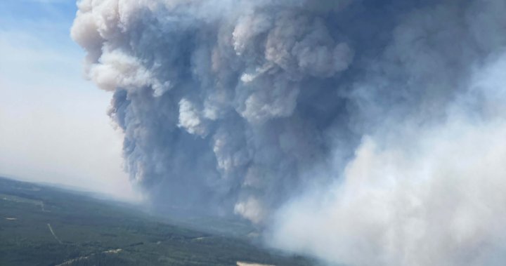 Las comunidades de BC están al límite mientras los incendios forestales masivos continúan ardiendo