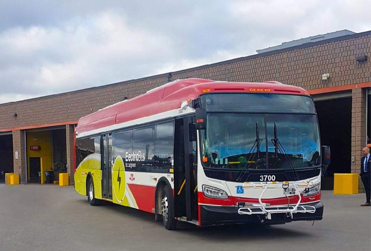 A New Flyer XcelsiorCHARGENG zero-emission bus.