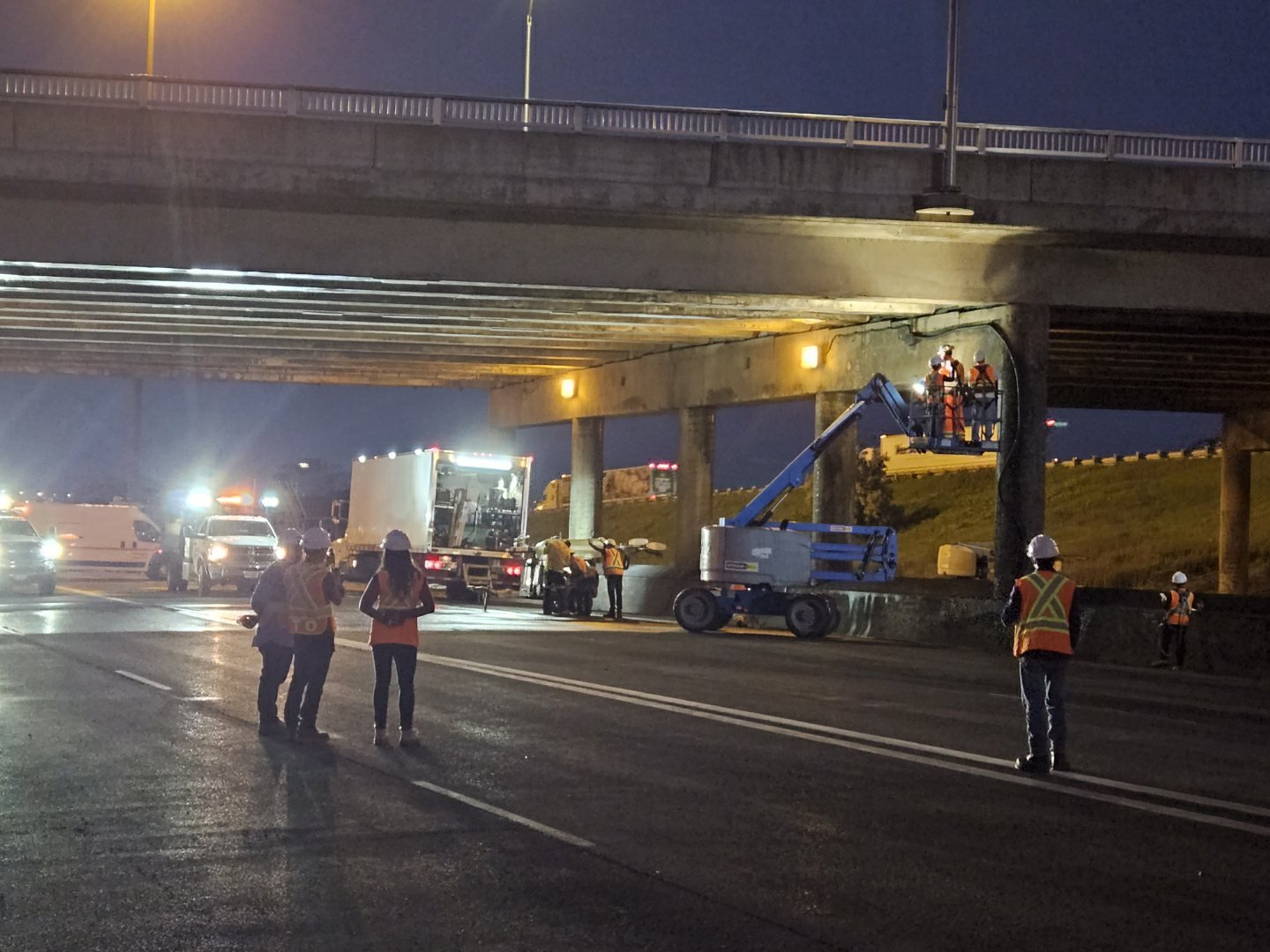 Highway 401 in Pickering mostly reopens after deadly crash, explosion - Vimarsana News