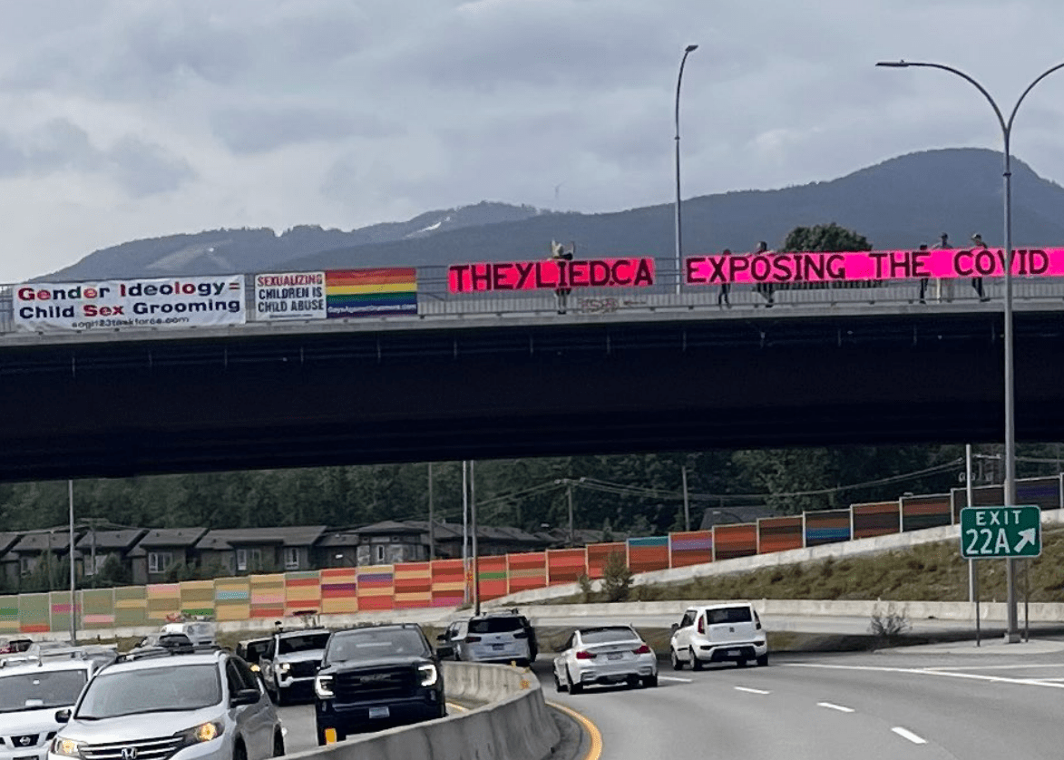 North Vancouver district grows impatient as RCMP fails to remove 'hateful' overpass protesters - BC - Vimarsana News