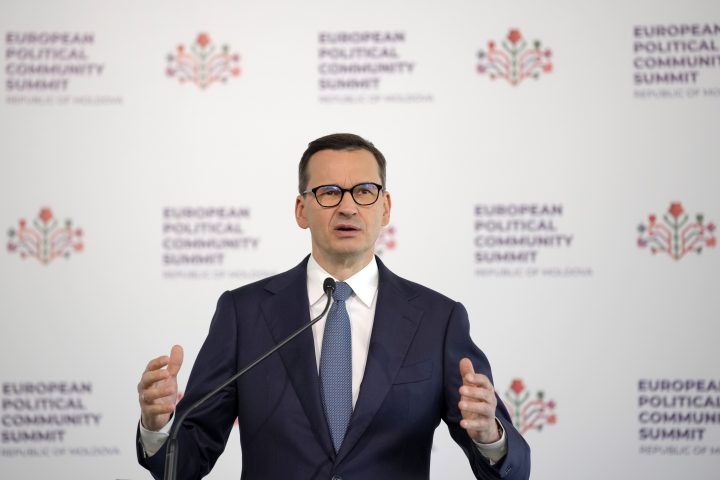 Ottawa criticized for silence on Poland’s controversial laws as Trudeau welcomes PM – National | 24CA News