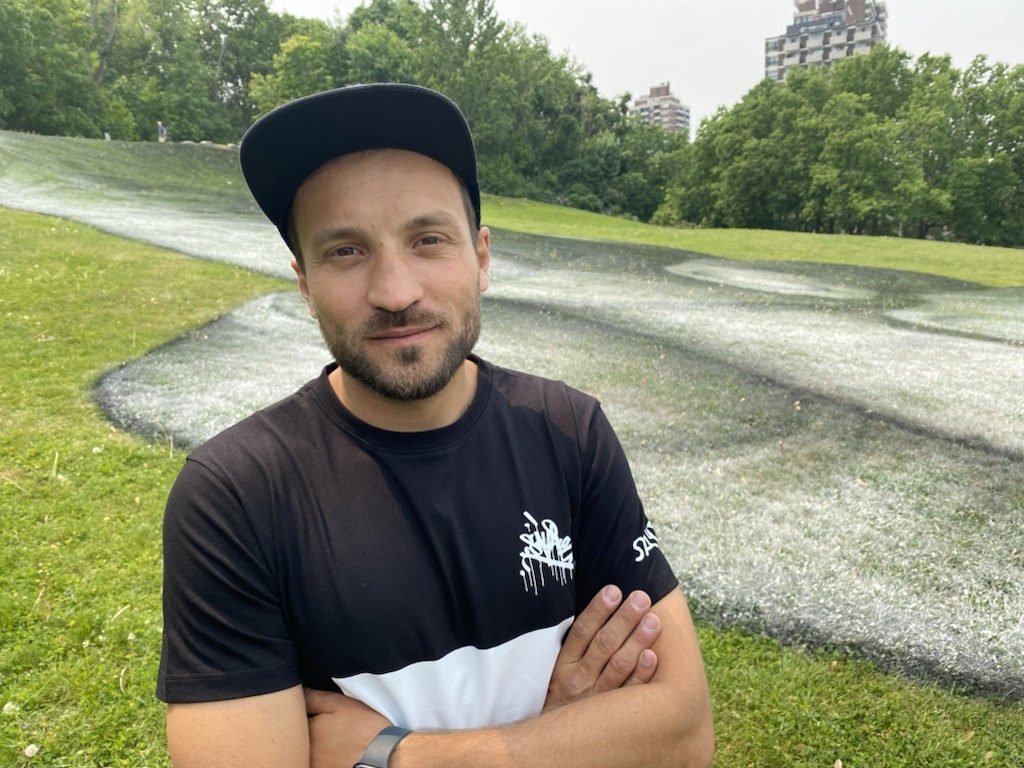 French artist uses nature to spread message of unity on Montreal mountainside – Montreal | 24CA News